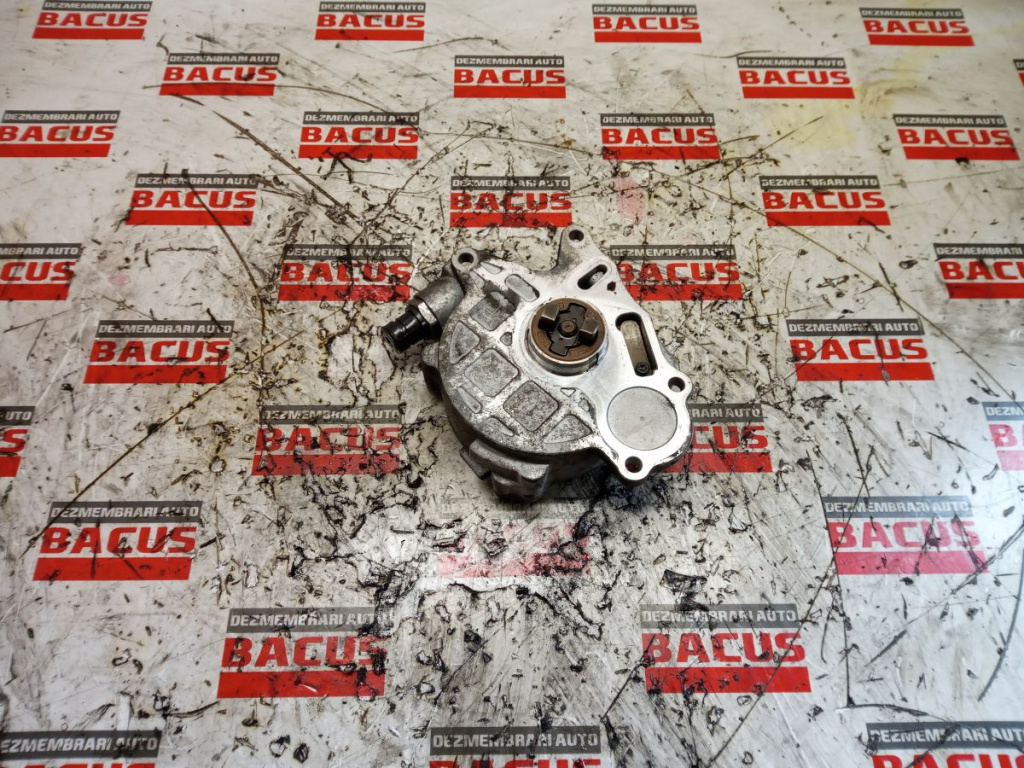 Pompa vacuum Audi A4 B8 cod: 03l145100