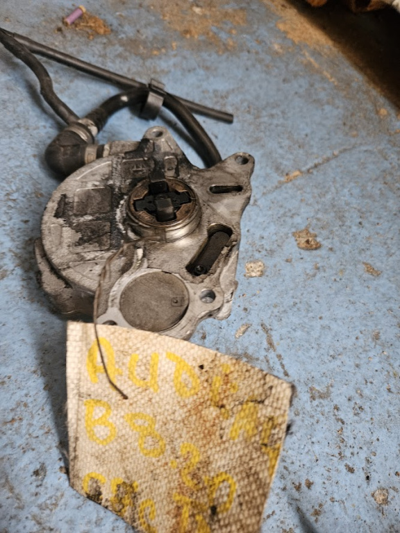 Pompa Vacuum Audi A5 Audi A4 B8 2.0 TDI cod motor CJC