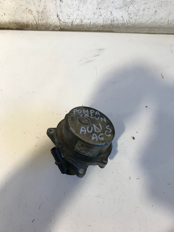 Pompa vacuum audi a6 c5 2.5 tdi 1998 - 2004 cod: 057145100g
