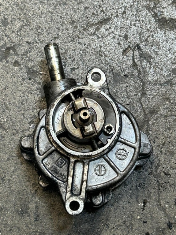 POMPA VACUUM C-CLASS 2.2 E4 2007