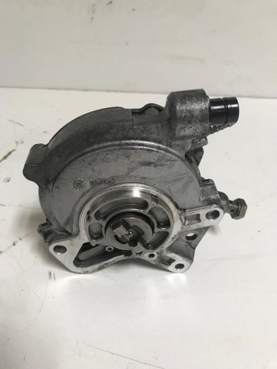 Pompa Vacuum Dreapta VW Touareg cod 07Z145209D