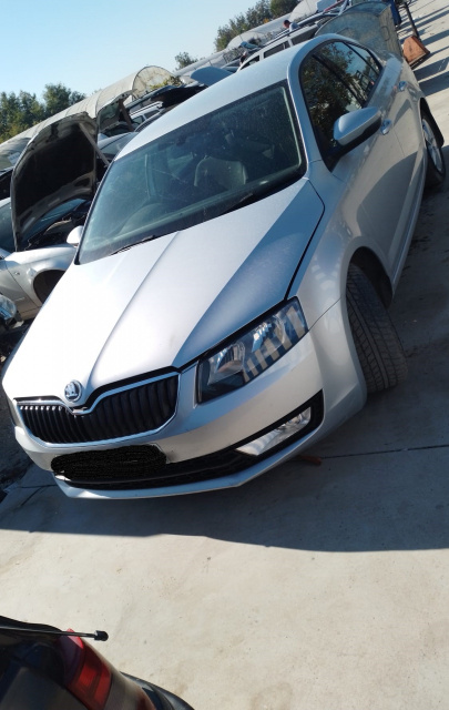 Pompa vacuum electrica Skoda Octavia 3 [2013 - 2017] Liftback 5-usi 1.6 TDI MT (105 hp) LOCATIE H1 R4 P5