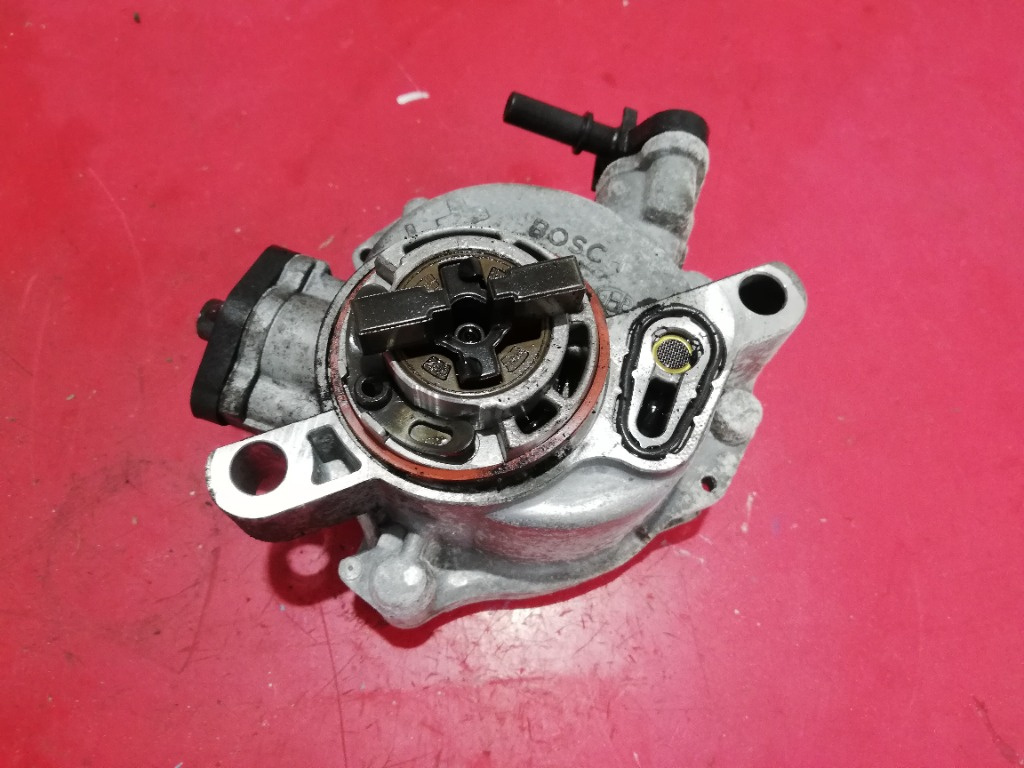 Pompa vacuum Ford Focus 3 1.6 Tdci 9804021880