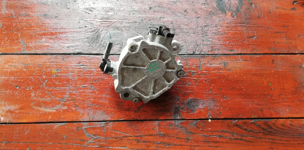 Pompa vacuum Ford Focus 3 Hatchback 1.6 TDCi 116 cai motor T1DA cod 9804021880 an 2011 2012 2013 2014
