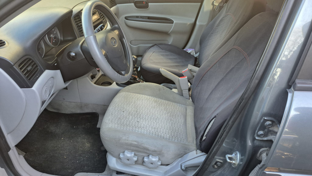 Pompa vacuum Hyundai Accent 2008 sedan 1