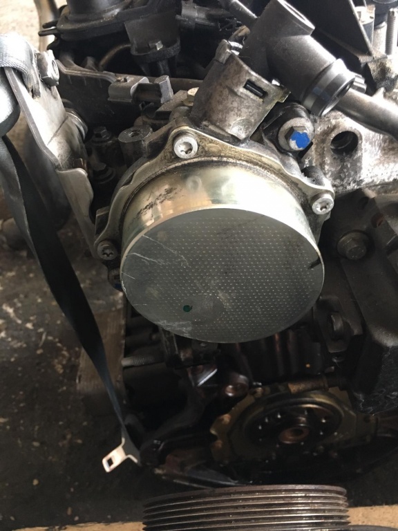 Pompa vacuum Nissan Qashqai 1.6 dci tip motor R9M