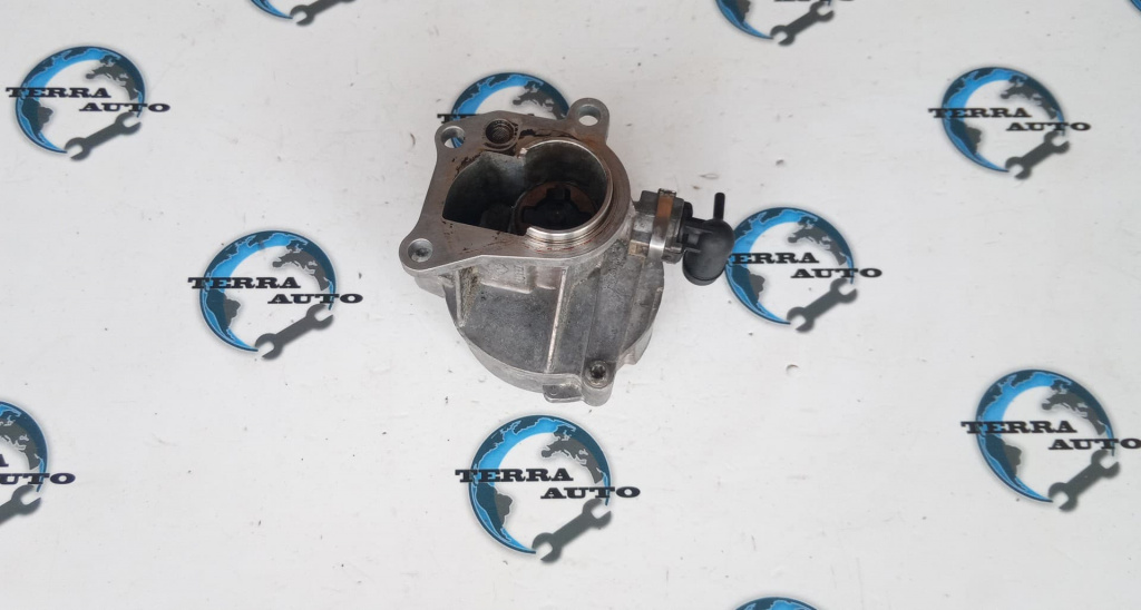 Pompa vacuum Opel Vivaro 1.9 CDTI cod motor F9Q