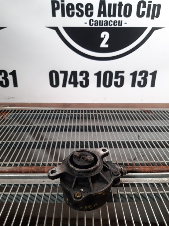 Pompa vacuum RENAULT Trafic II (JL) 2.5 dCi 145 an 2006 145 CP cod 8200102535