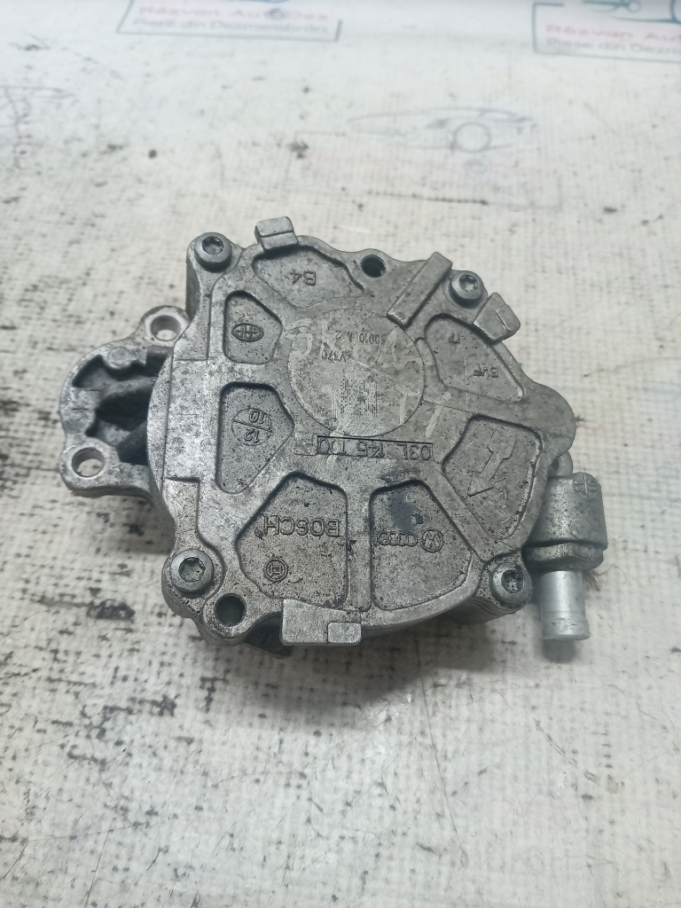 Pompa vacuum Skoda Yeti 2010, 03L145100
