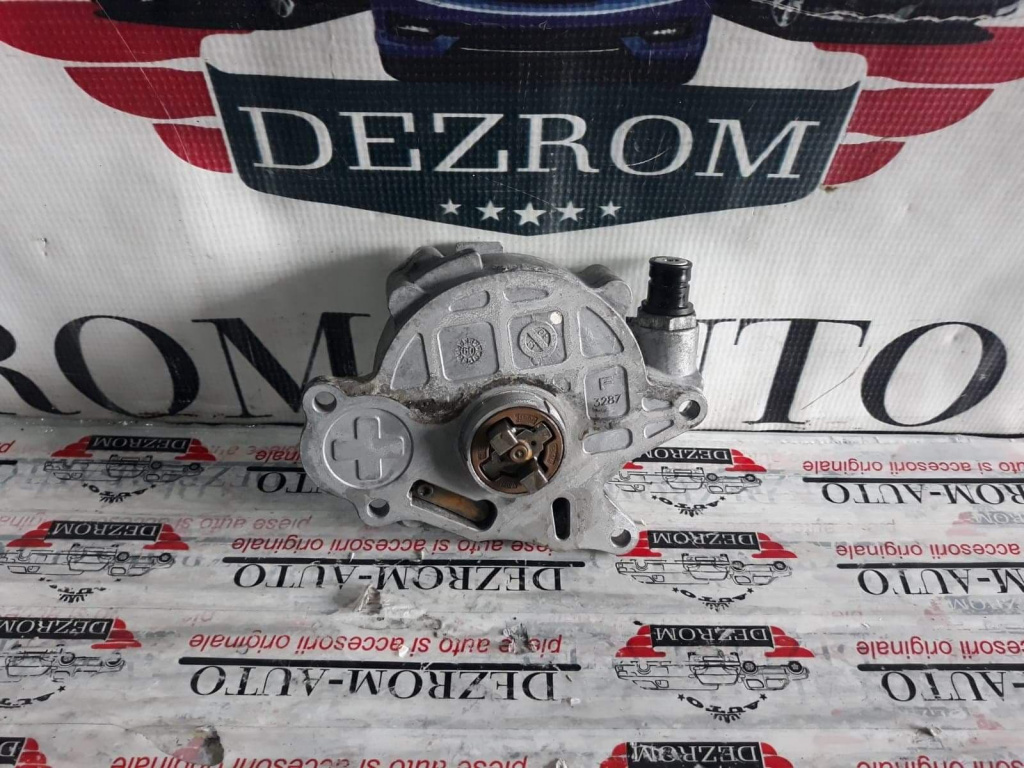 Pompa vacuum VW Amarok 2.0 BiTDI 163 cai motor CDCA cod piesa : 03L145100E