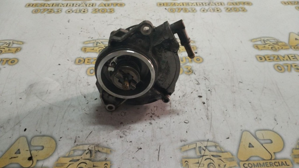 Pompa vacuum VW Touareg I (7LA) 3.0 V6 TDI 225 CP cod: 057145100AF
