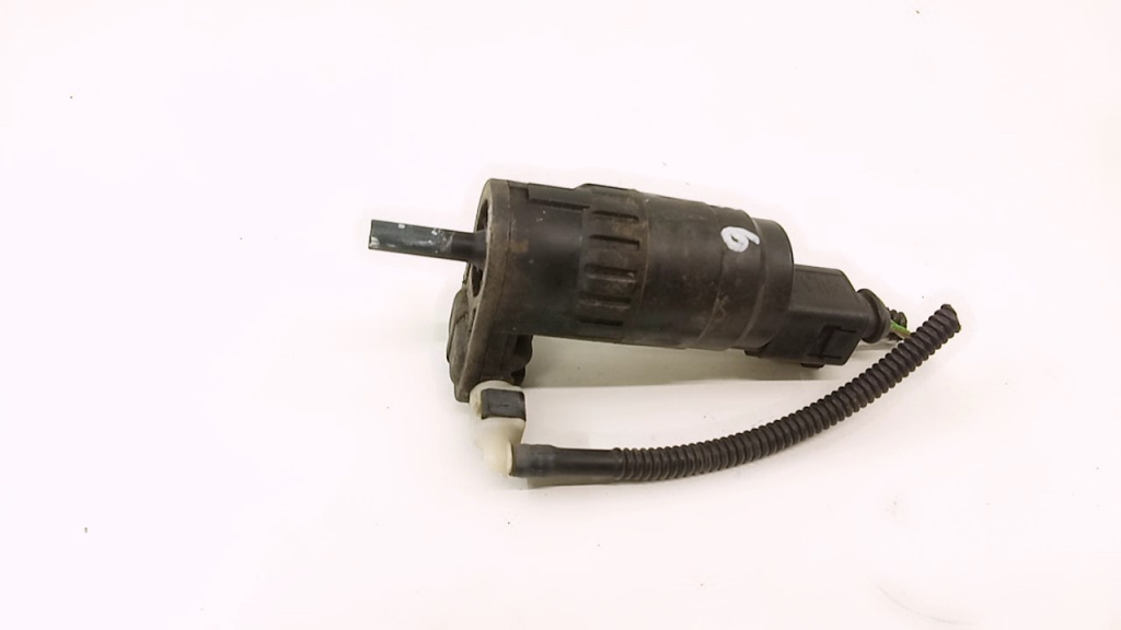 Pompita lichid parbriz Audi A6 4B2 C5 berlina 1997-2001SH 1j0973722