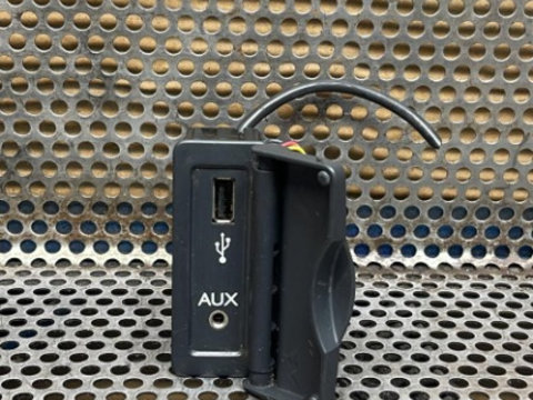 Port USB și AUX Renault Laguna 3 2010-2015 280230002R