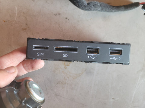 Port USB SD SIM Audi A6 A7 A8 Q7 Q8 4N0035736A