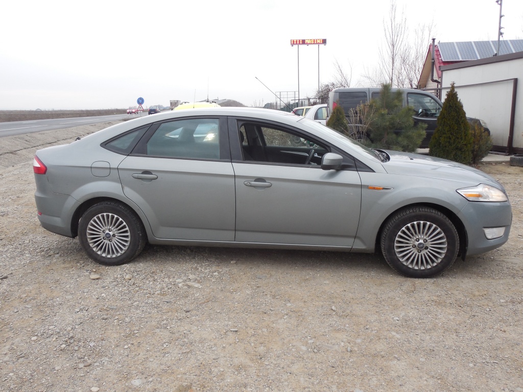 PORTIERA DREAPTA SPATE FORD MONDEO AN 2008 !