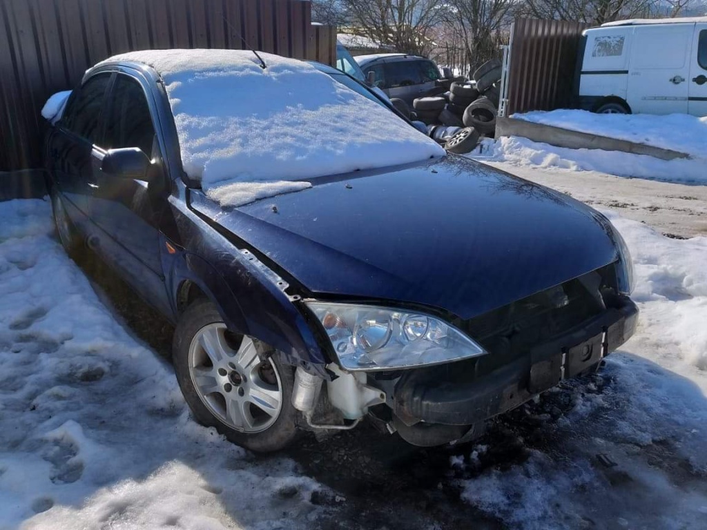 Portiera fata sau spate albastra,USA CU GEAM FORD MONDEO BERLINA 2001-2004,stare buna ( avem break ,hb )
