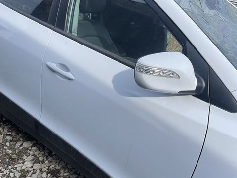 Portiera portiere dreapta fata spate Hyundai ix35 09-2015 cu oglinda