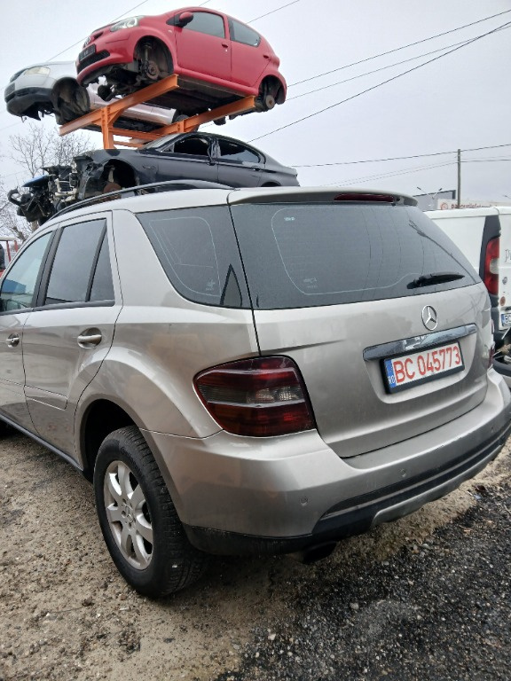 Portiera stânga/dreapta spate mercedes ml 320 w16