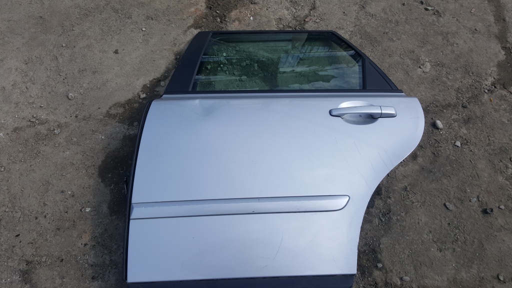 Portiera stanga spate Volvo V50 break, cu maner, macara, geam, broasca,