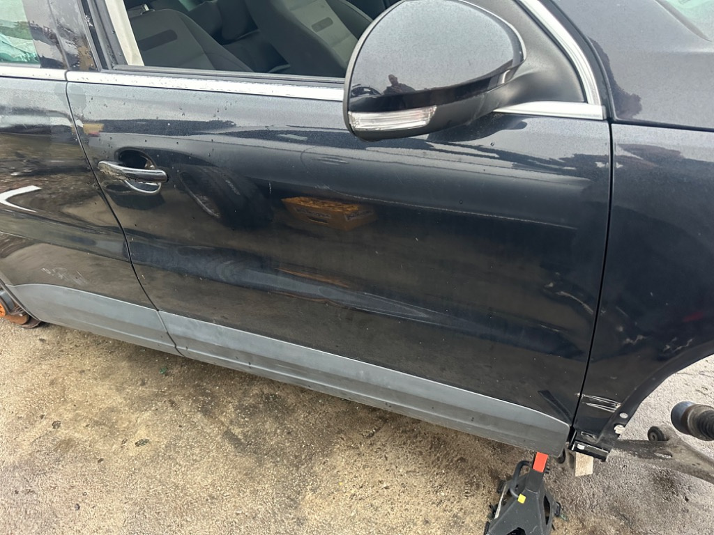 Portiera / usa dreapta fata Vw tiguan 5N