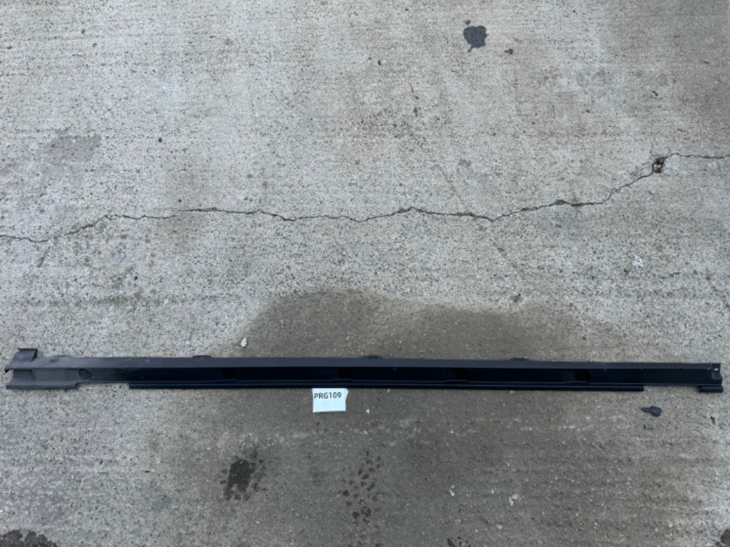 Prag dreapta Audi Q3 2019-2024 nou original 83A853890 cod intern:PRG109