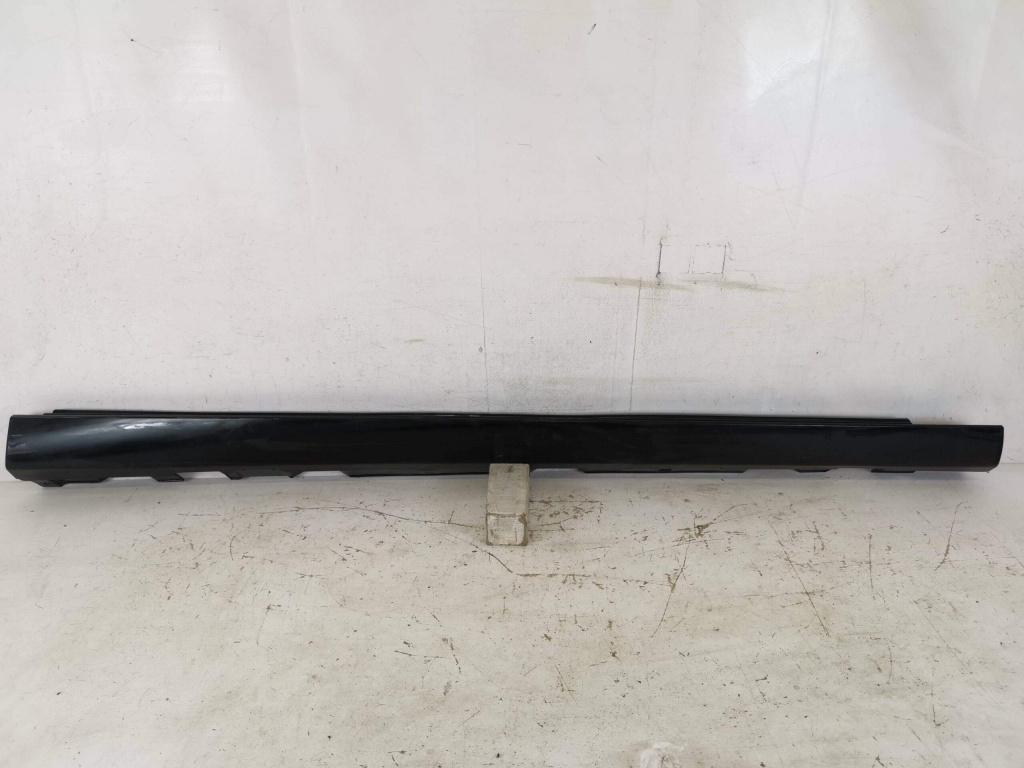 Prag Dreapta Mercedes-Benz A-Class W177/V177 2018 2019 2020 2021 2022 Originala In Stare Buna