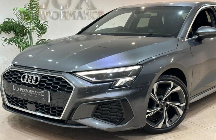 Prag dreapta S-line Audi A3 4 (8Y) [2020