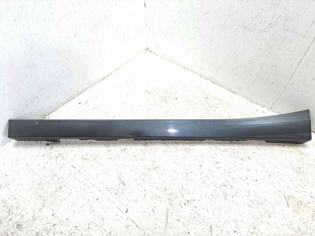 Prag lateral stanga Bmw 1 (F20, F21) [Fabr 2011-2017] B39 MINERAL GRAU MEL