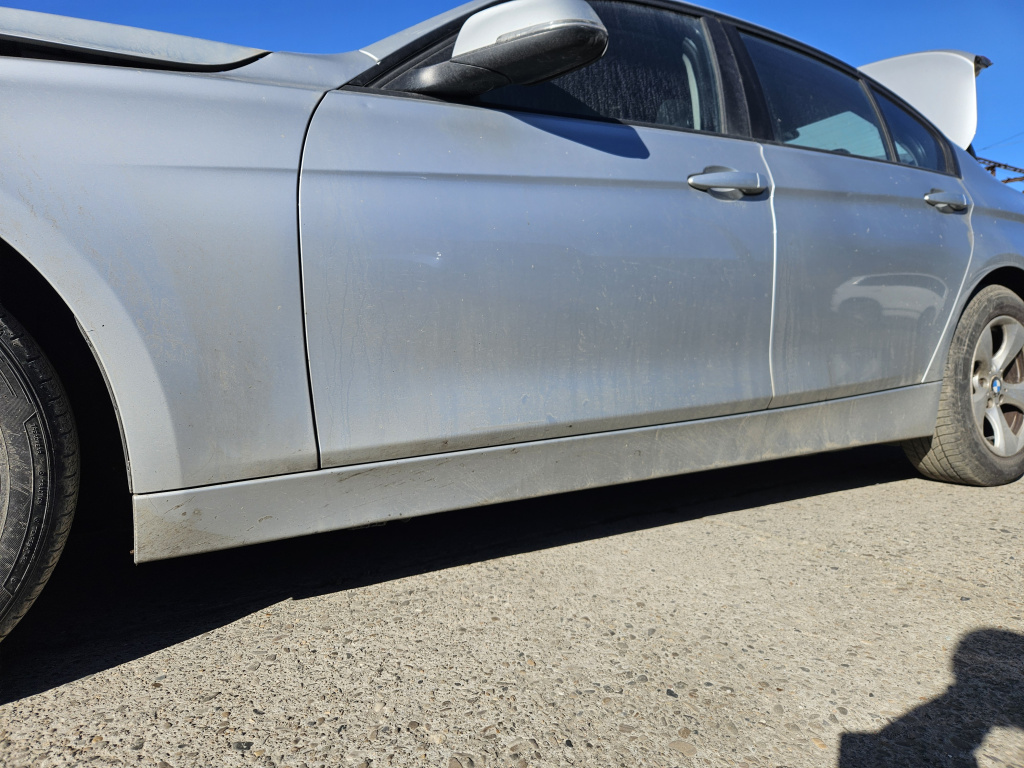 Prag stanga plastic BMW 320 F30 2014