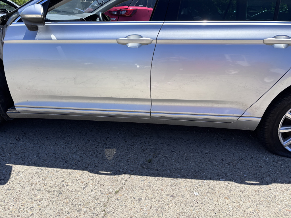 Prag stanga plastic Volkswagen Passat B8 Break 2.0 Motorina 2015, -