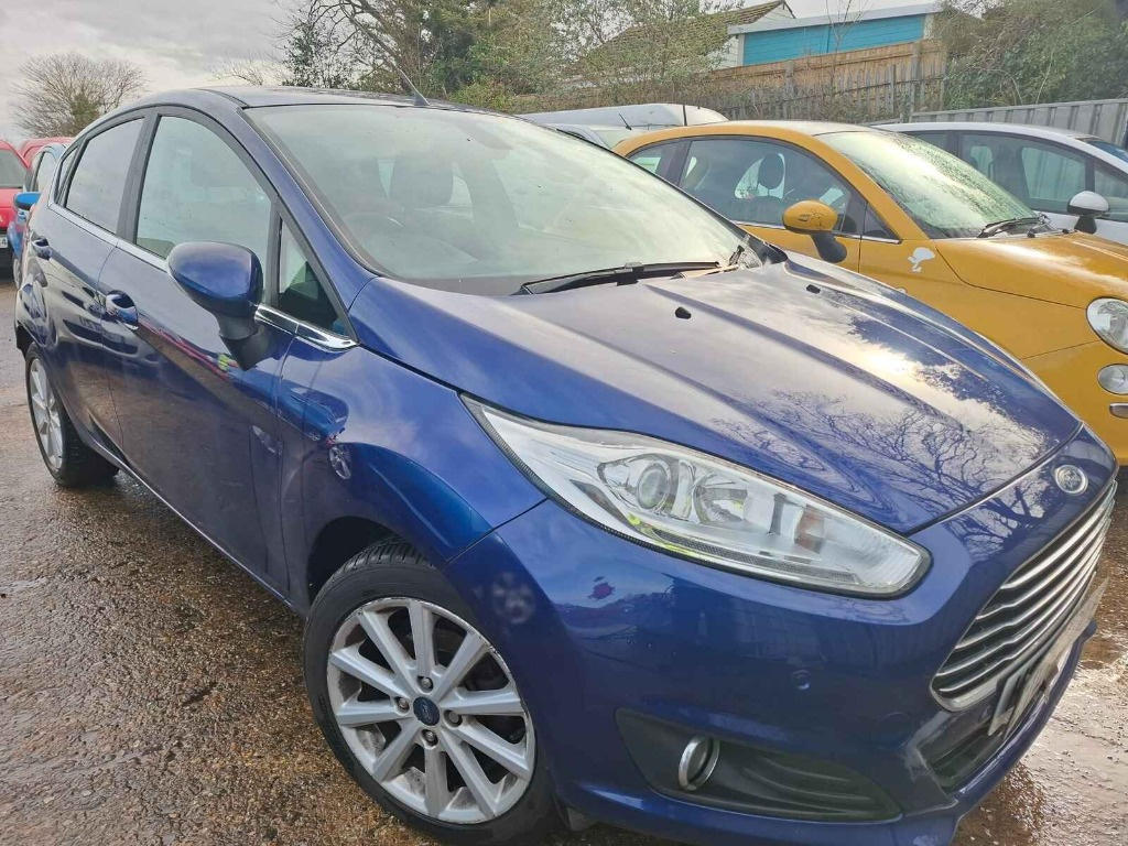 Praguri Ford Fiesta 6 2015 HATCHBACK 1.0 i