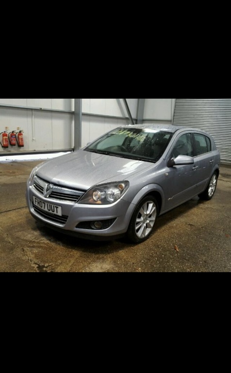 Praguri Opel Astra H 2007 Hatchback 1.9 CDTI