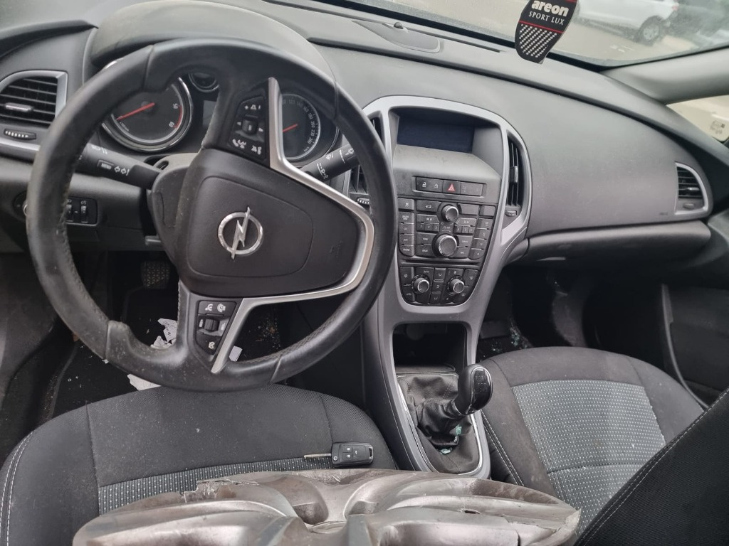 Praguri Opel Astra J 2015 facelift berli