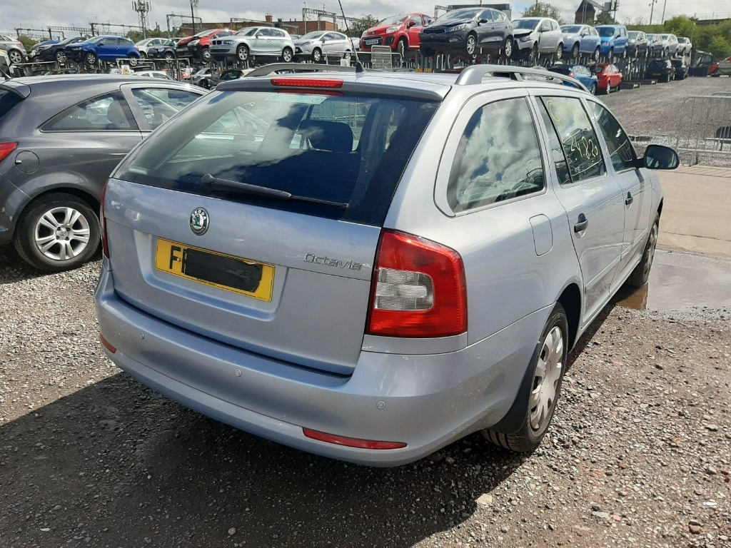 Praguri Skoda Octavia 2 2011 Break 1.2TSI