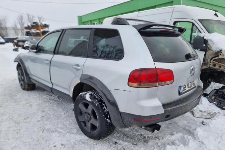 Praguri Volkswagen Touareg 7L 2006 SUV 2