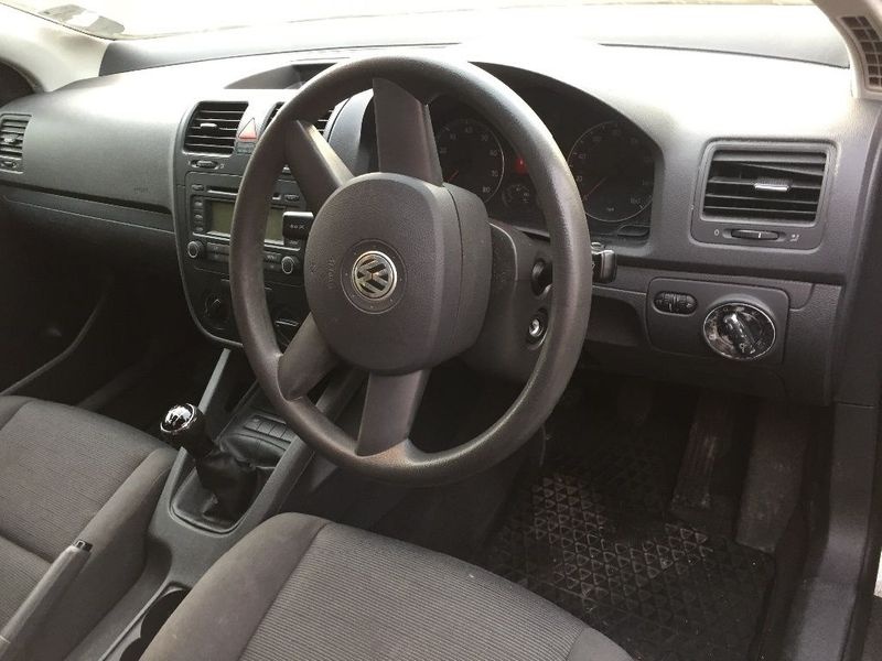 Praguri VW Golf 5 2005 Hatchback 2,0 bkd