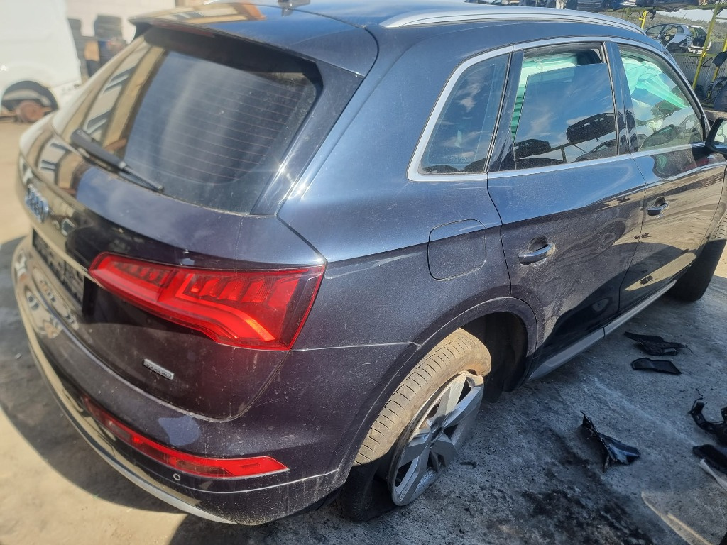 Prelungire bara fata Audi Q5 2017 Suv 2.