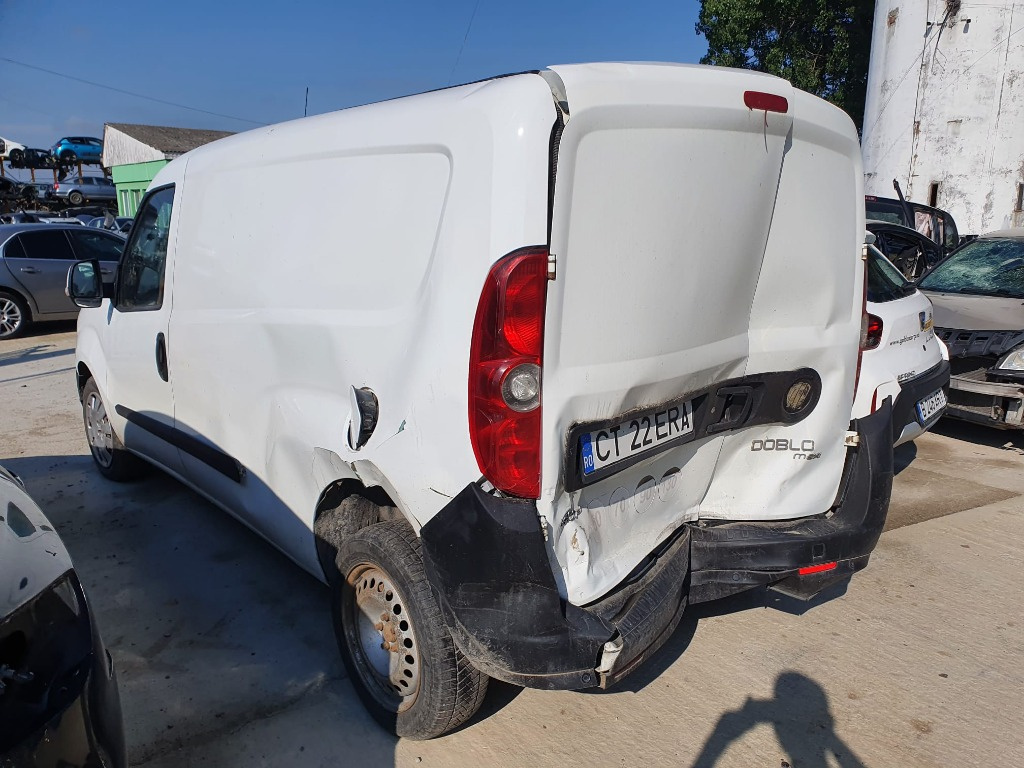Prelungire bara fata Fiat Doblo 2012 van