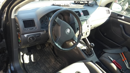 Prelungire bara spate Volkswagen Golf 5 