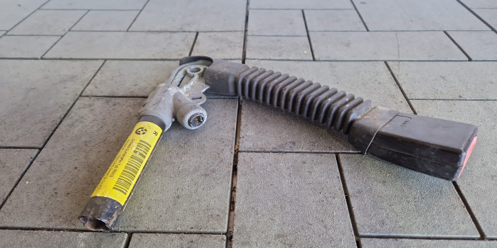 Pretensionare centura fata dreapta Cod: 33028130A BMW X3 E83 [2003 - 2006]