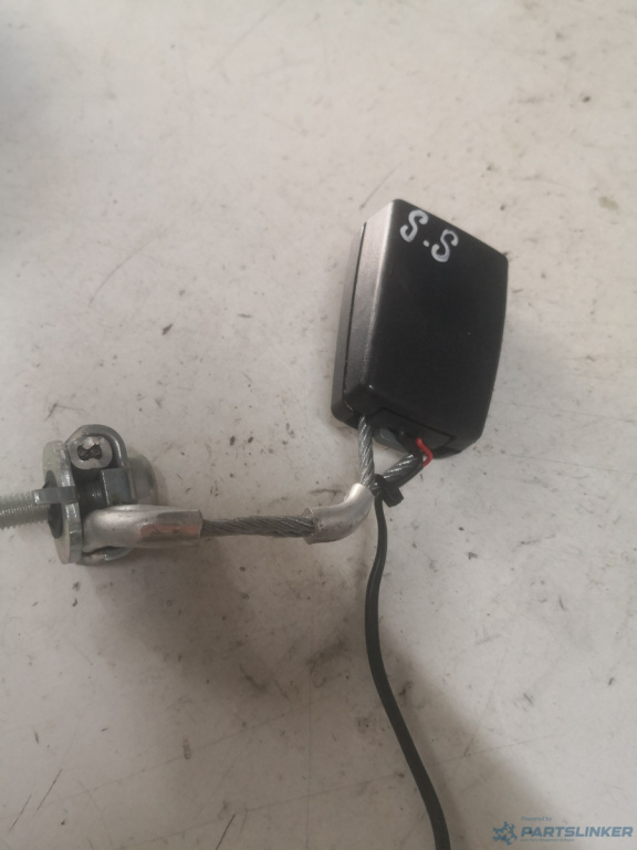 Pretensionare stanga spate BMW 5 (F10) [ 2009 - 2016 ] OEM 724327304