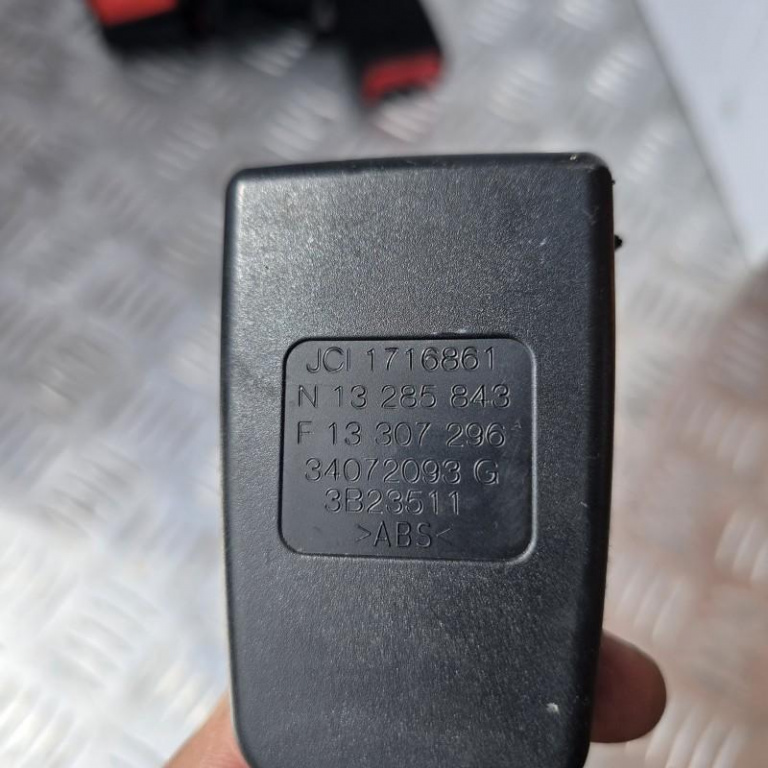 Pretensionari centura spate Opel Meriva 