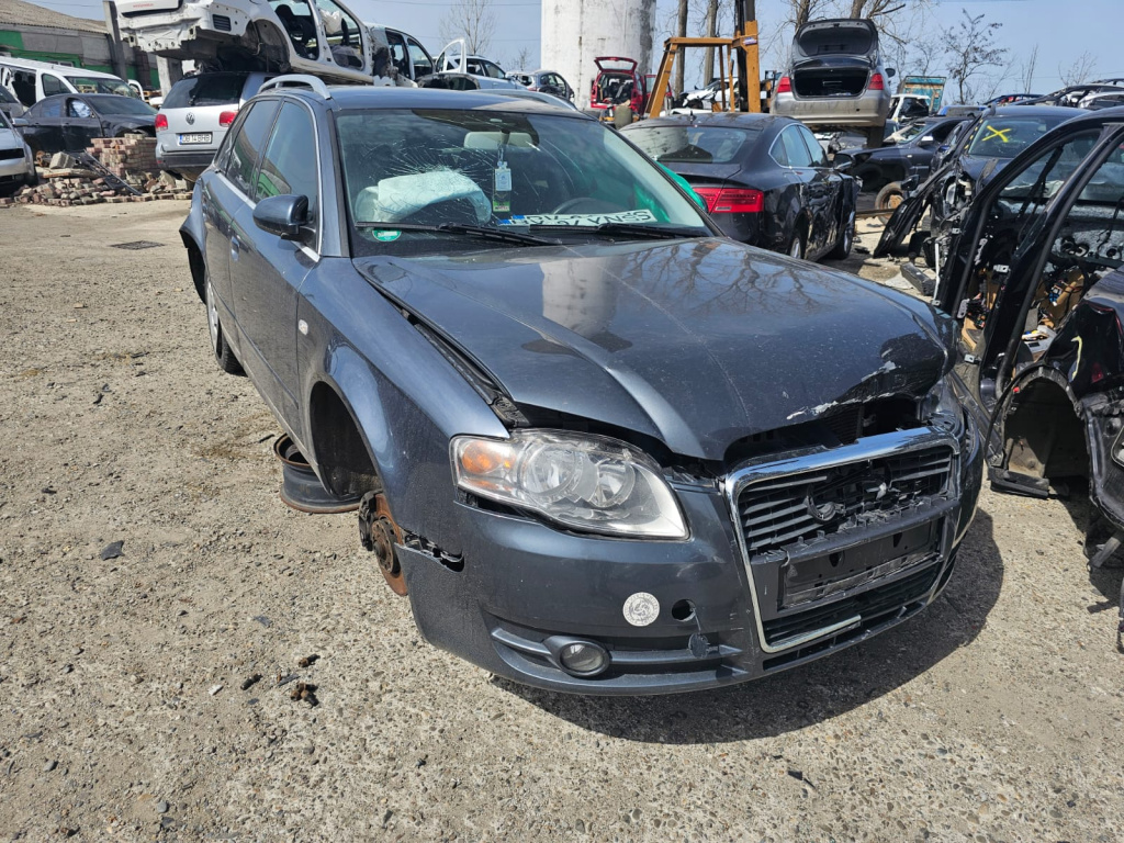 Priza 12 v 4b0919305a Audi A4 B7 [2004 -