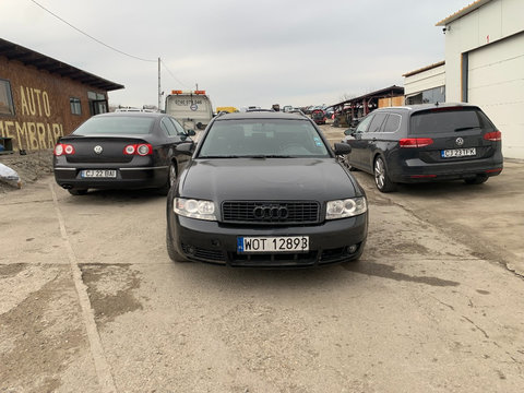 Proiectoare Audi A4 B6 2003 combi 1,9 tdi