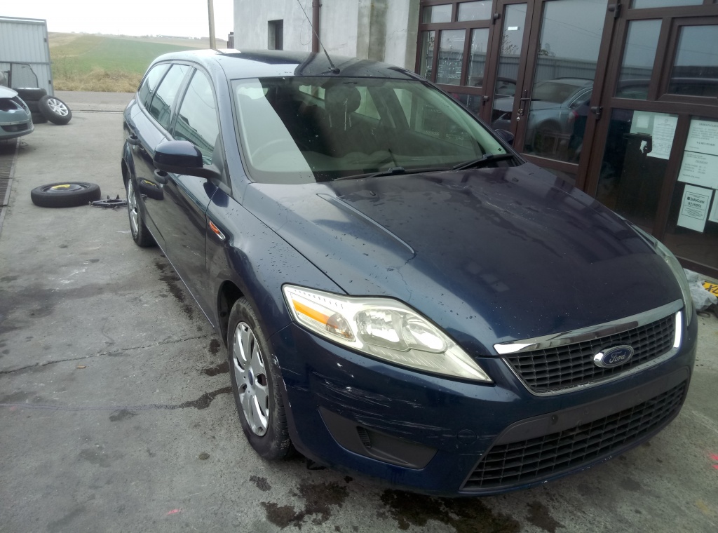 Proiectoare Ford Mondeo 2010 berlina 180