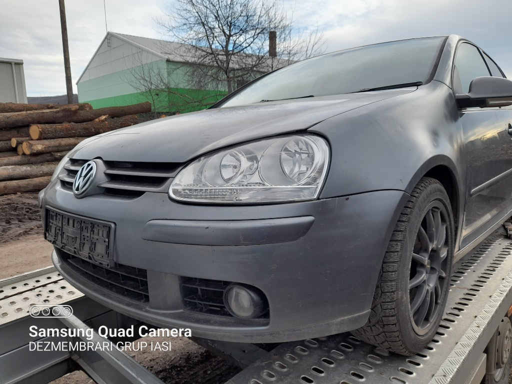 Proiectoare Volkswagen Golf 5 2004 Hatch
