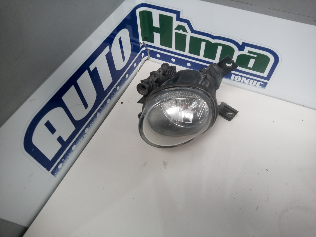 Proiector ceata dreapta 8E0941700Q Audi A3 8P 2003
