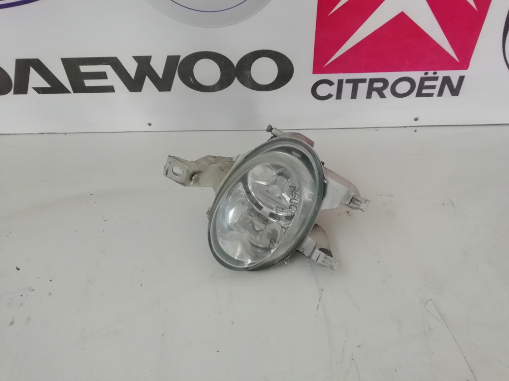 Proiector ceata dreapta Peugeot 206 Facelift Cod 9628733986