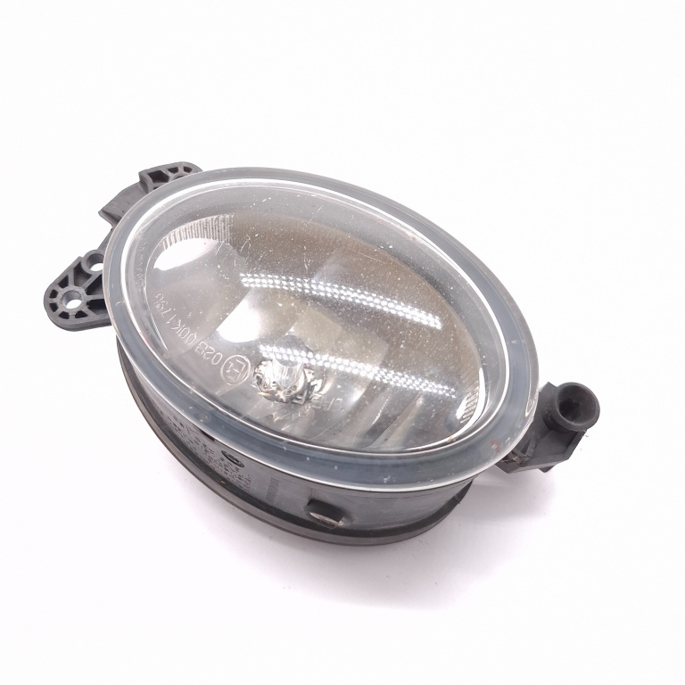 Proiector Ceata / Far Ceata Stanga Mercedes-Benz E-CLASS (W211) 2002 - 2009 A1698201556, A 169 820 15 56, 1698201556, 1305300448, 1 305 300 448, 1305230180, 1 305 230 180, 0305077001, 0 305 077 001, E102B00K1796, E1 02B 00K 1796