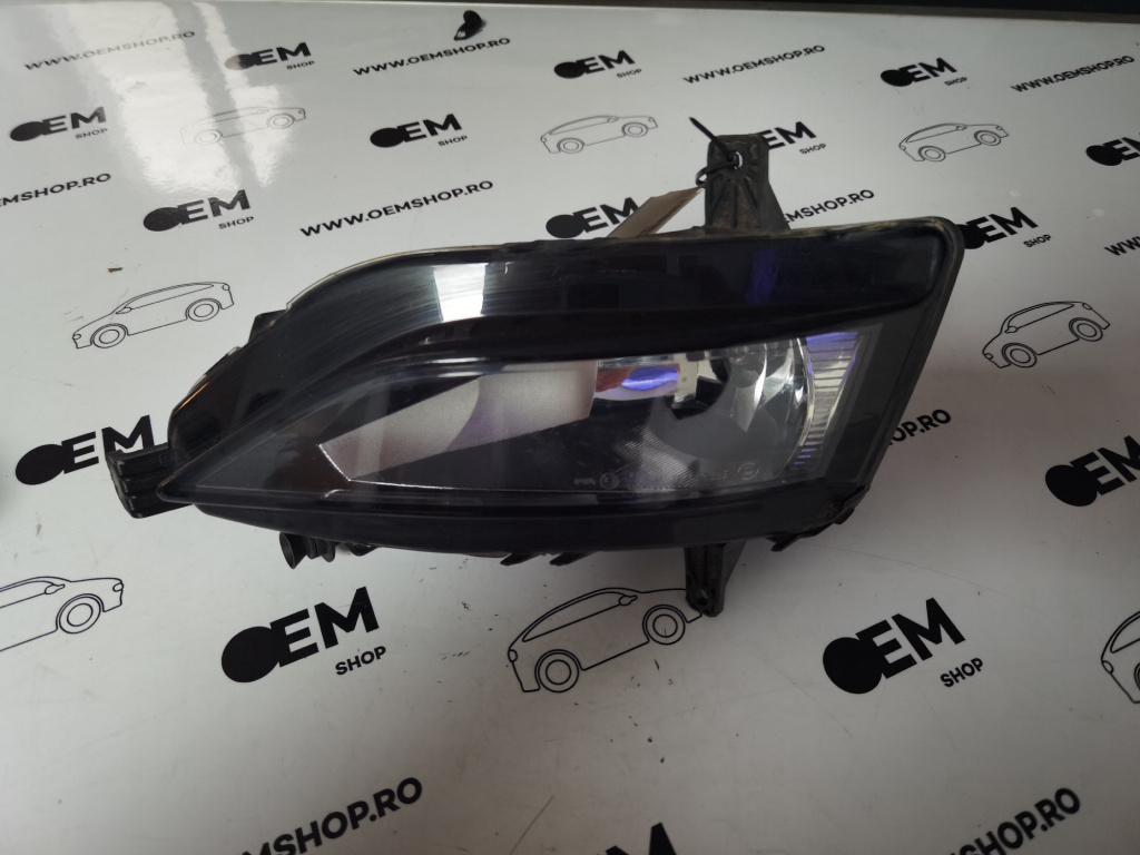 Proiector dreapta fata Volkswagen Golf 8 an 2020 cod piesa 5G0941662F